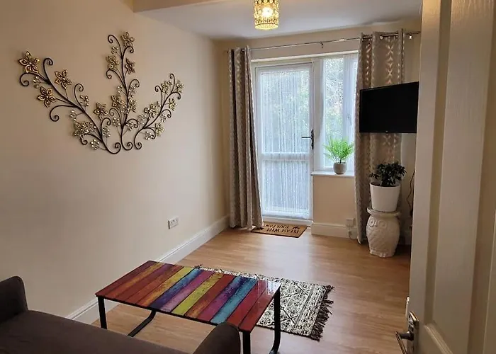 Cozy Central One Bedroom Flat